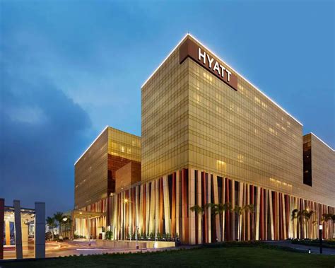 5 star hotels in manila hiring
